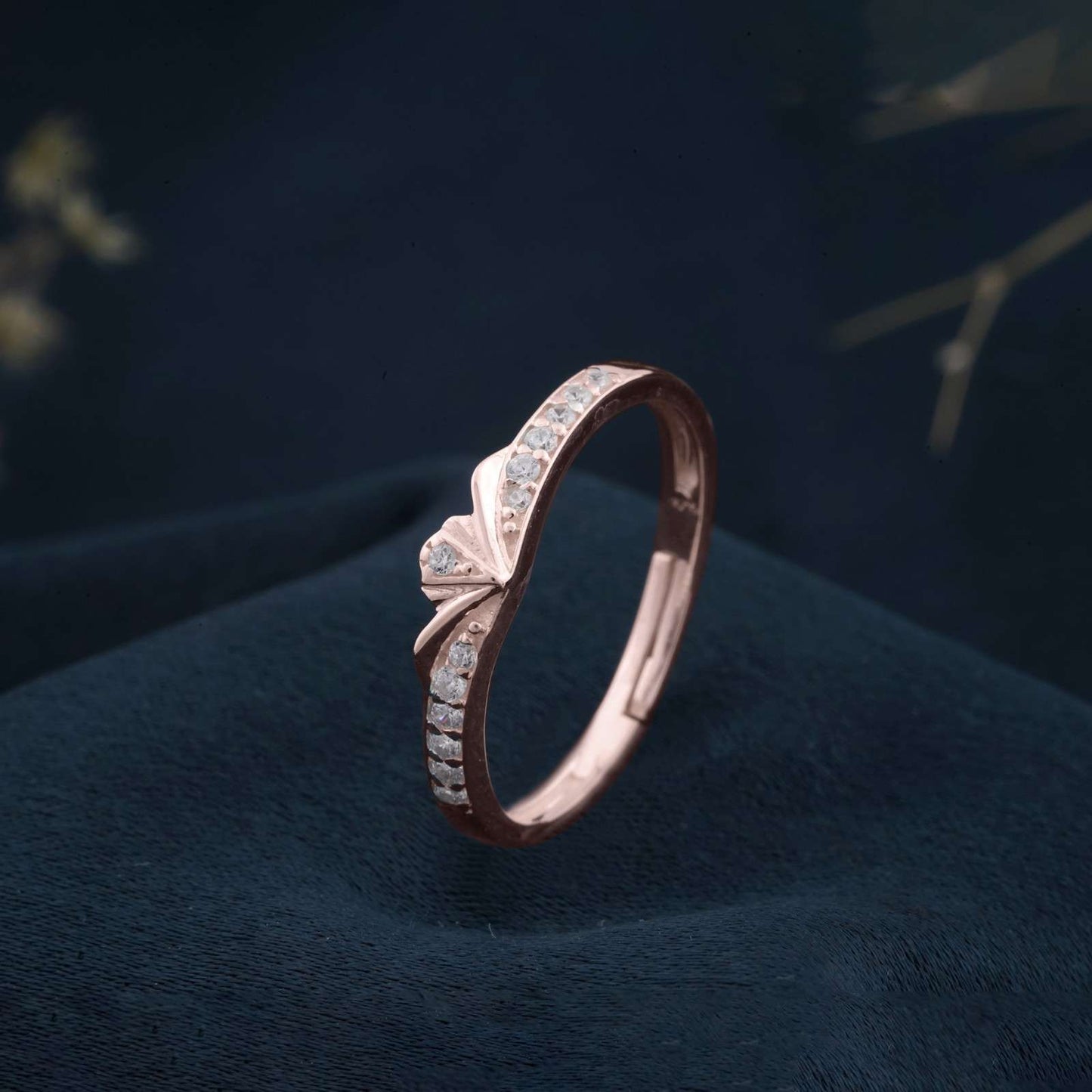 Rose Gold Knight Band For Women