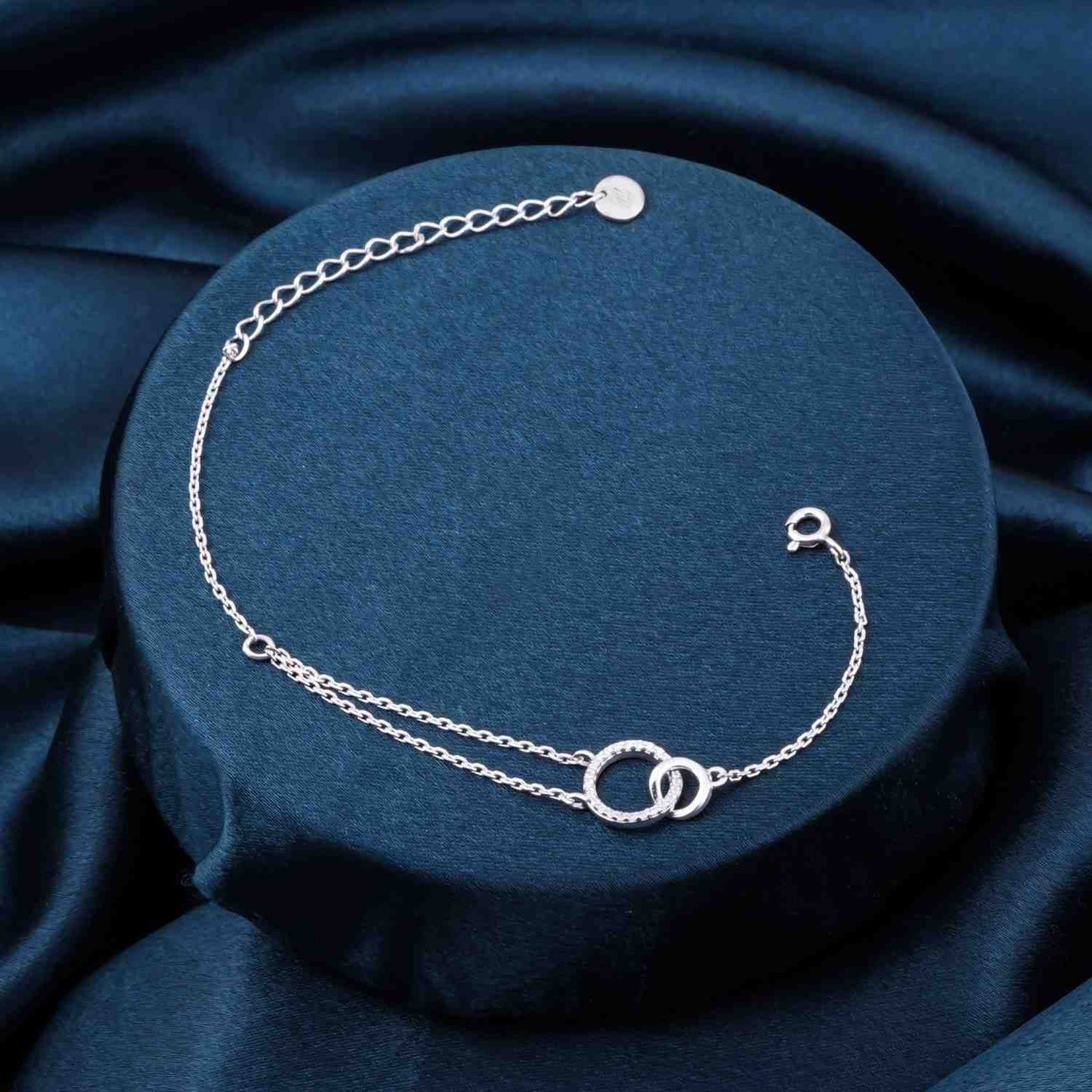 Silver Interlocking Circle Bracelet