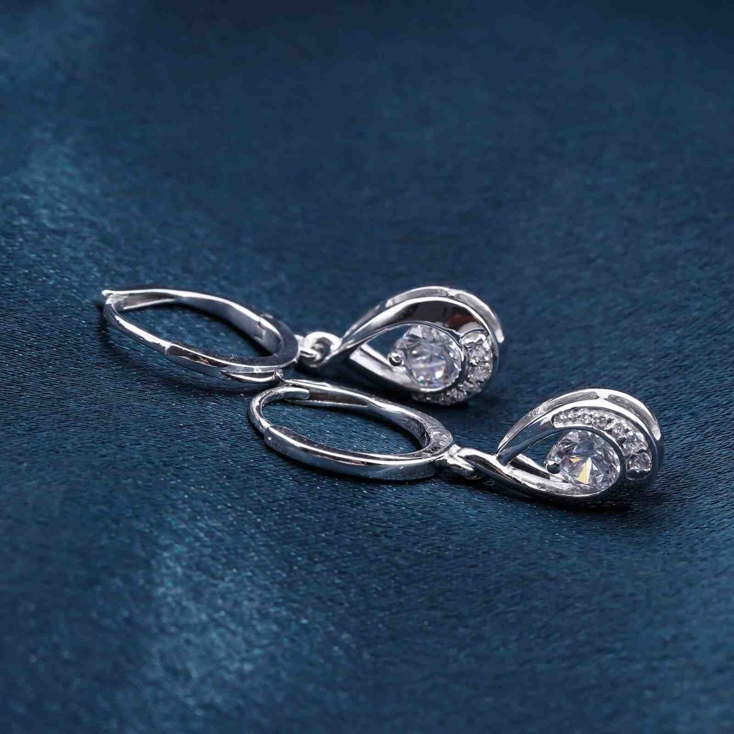 0.25Ct Moissanite Hollow Waterdrop Earrings