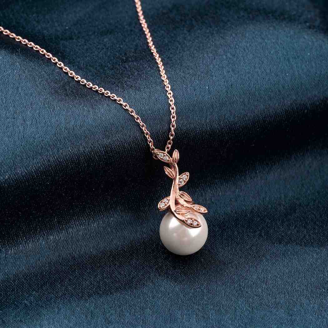 Rose Gold Freshwater Cultured Pearl and Diamond Drop Pendant