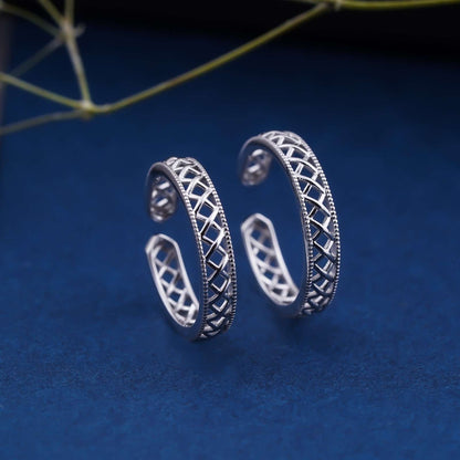 Silver Alluring Carvings Toe Rings