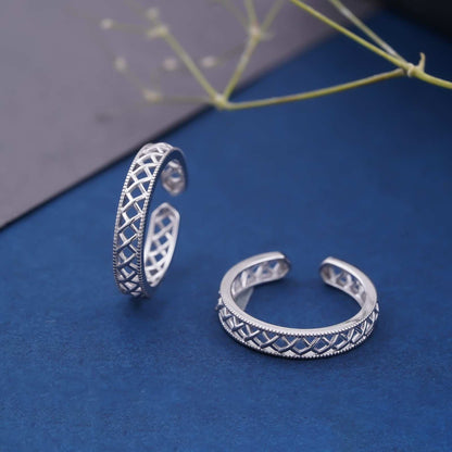 Silver Alluring Carvings Toe Rings